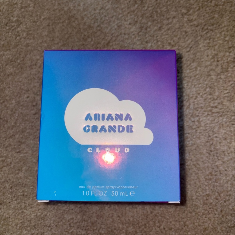 ARIANA GRANDE CLOUD PERFUME BOX